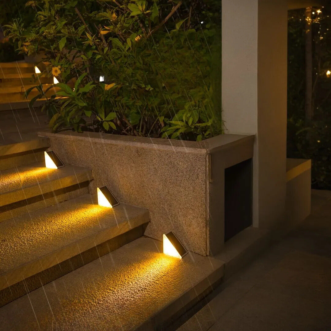 Solvina – Solar LED Trap Lamps for Garden