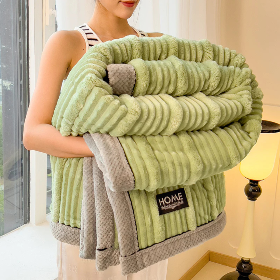 Cuddle – Warm Plush Winter Blanket for Bed & Couch
