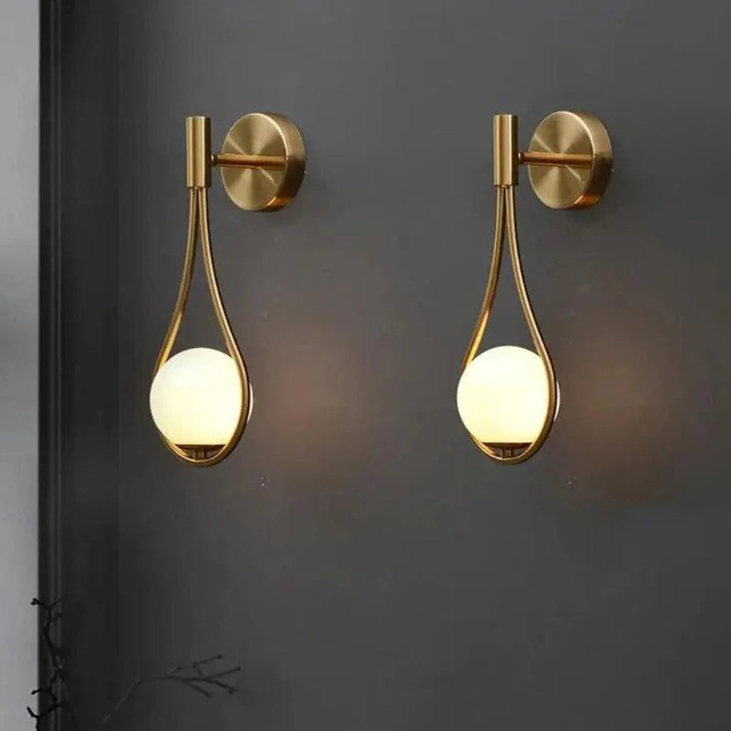 Gemma Wandlamp | Sculpturaal Design met Glazen Orb, Dimbare LED