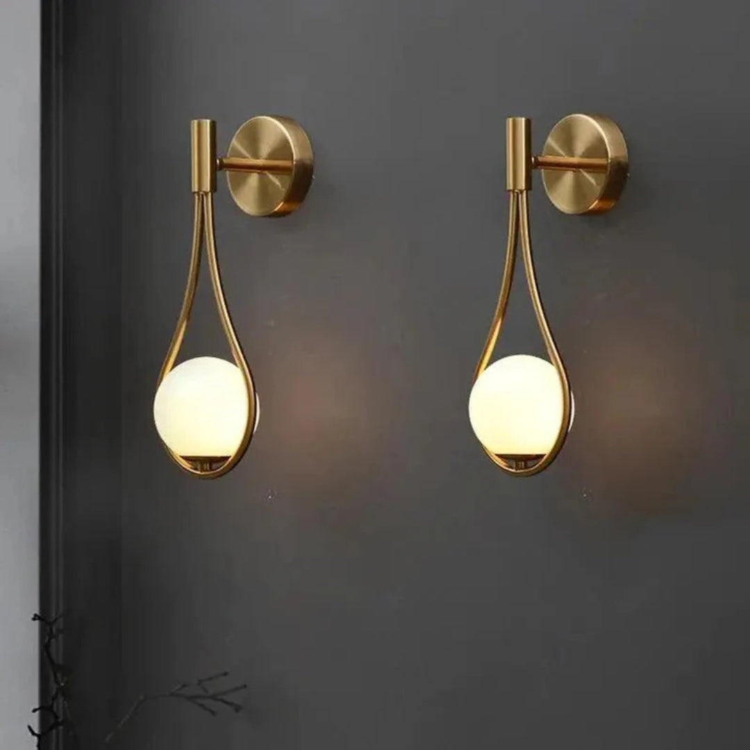 Gemma Wandlamp | Sculpturaal Design met Glazen Orb, Dimbare LED