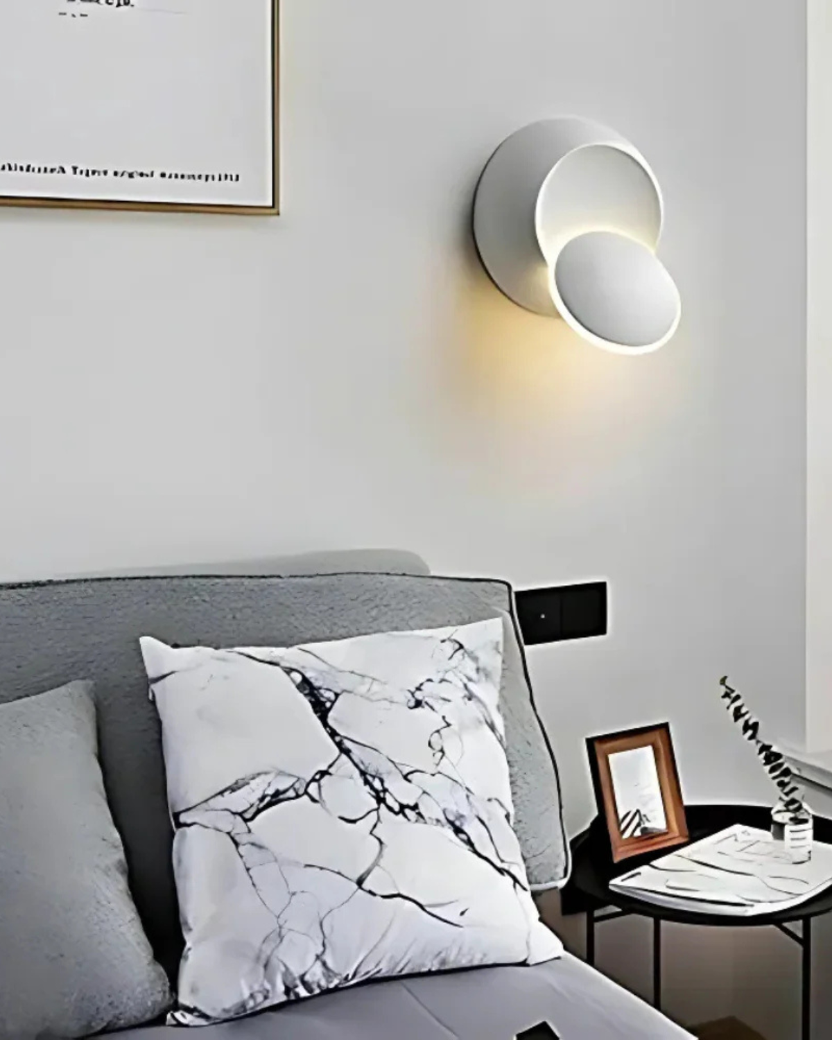 Melthia - Modern Wall Lamp with Halo Light Circle Ambient Lighting