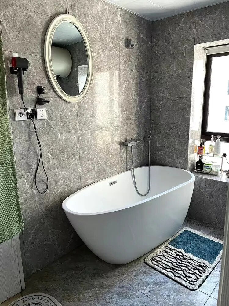 NordicFlow – Luxurious Handmade Bath Mat with Abstract Pattern for Elegant Bathrooms
