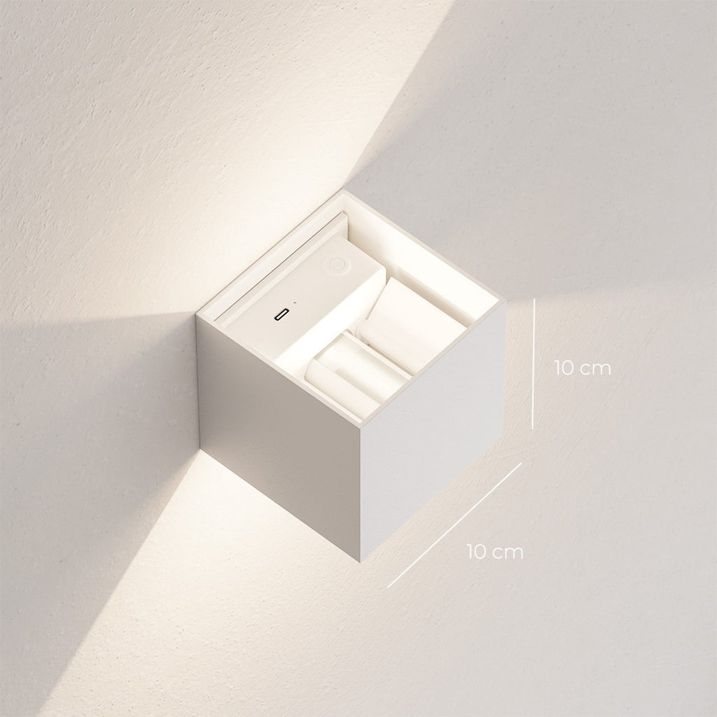 Xeno LED Wall Light | Adjustable Flaps, Warm White Light