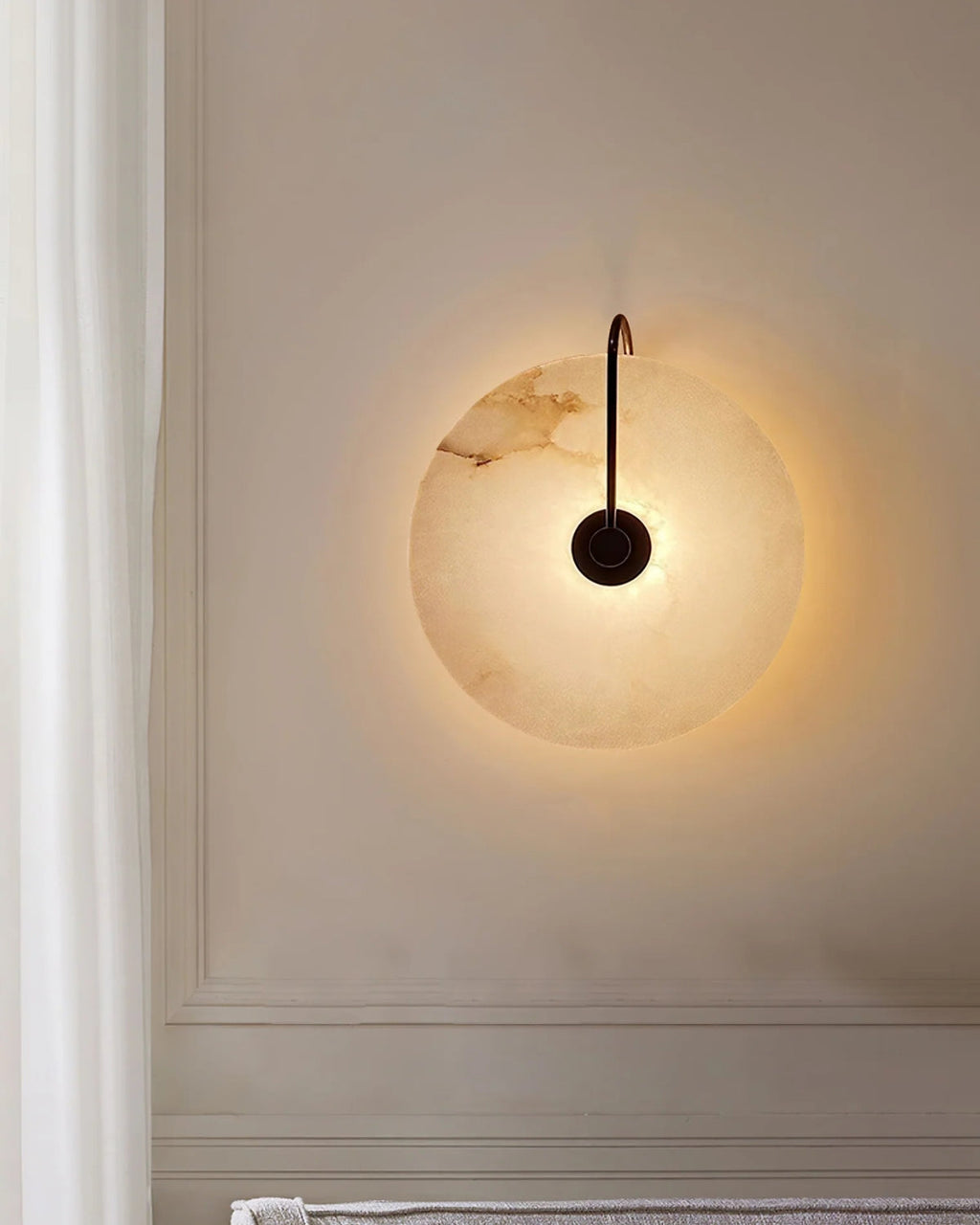 AlbaCiré: Modern LED Wall Light Made of Alabaster in Circular Design – for Bedroom & Living Area
