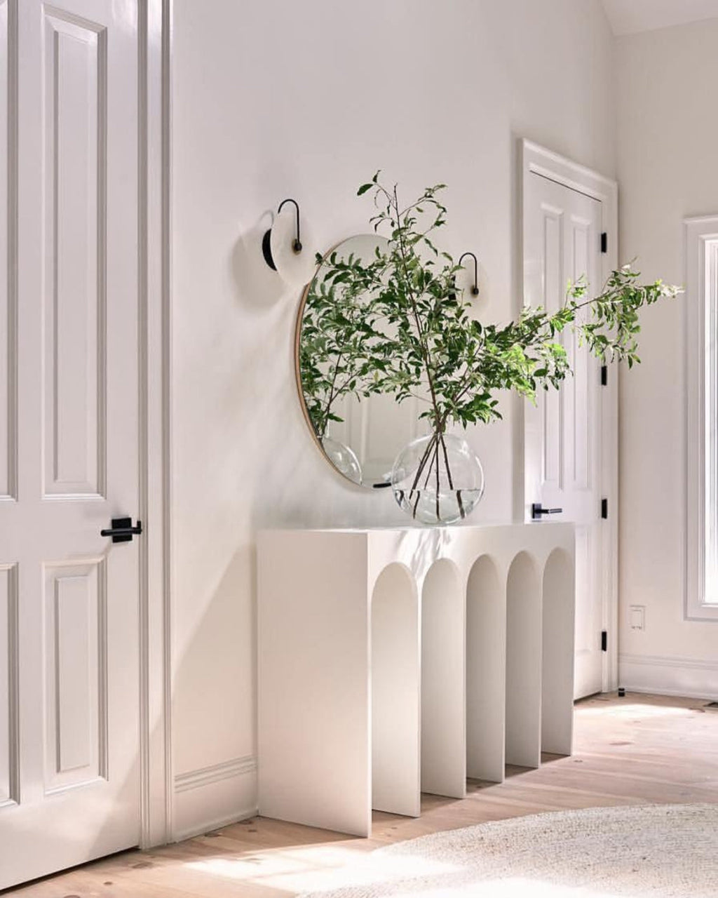 AlbaCiré: Modern LED Wall Light Made of Alabaster in Circular Design – for Bedroom & Living Area