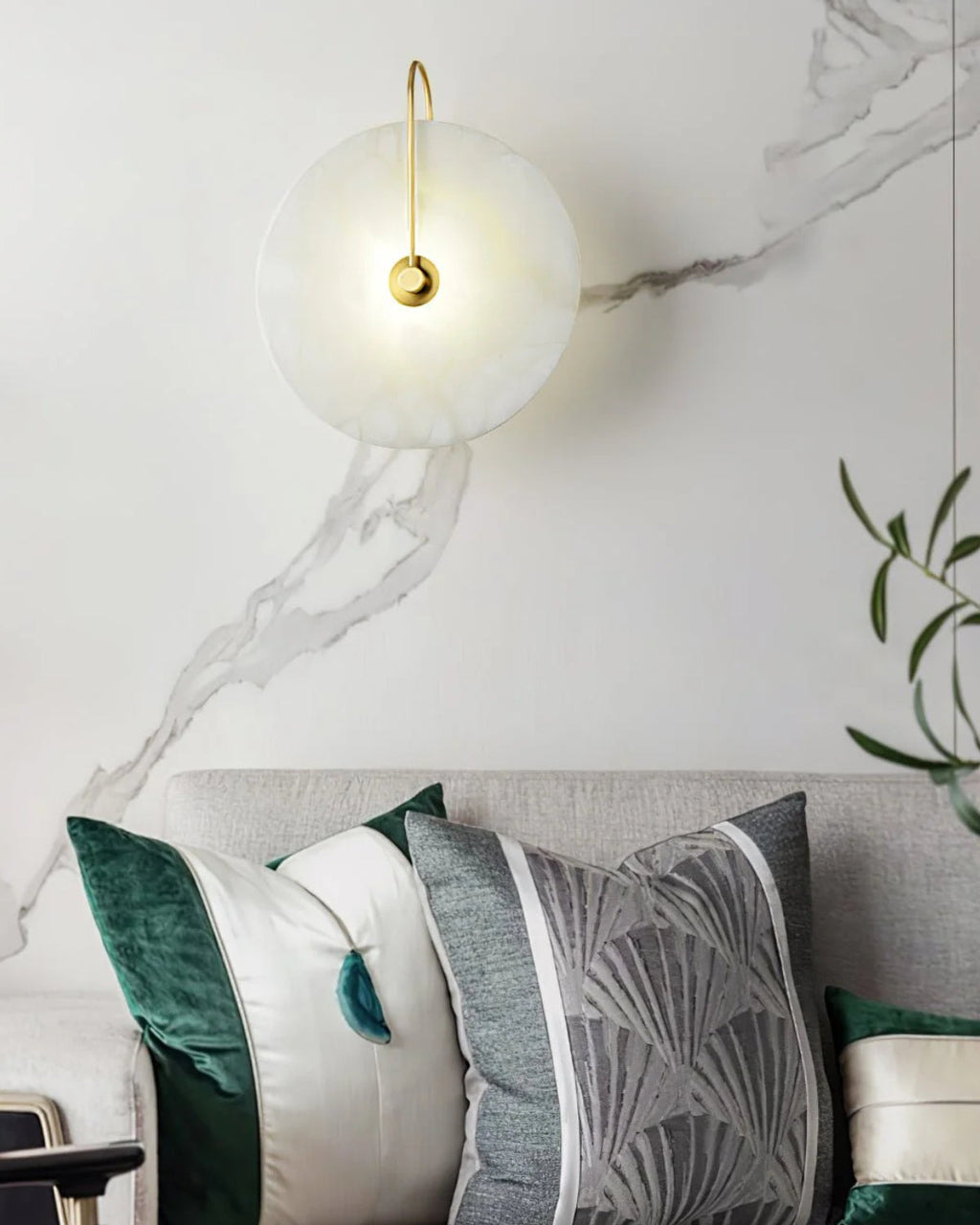 AlbaCiré: Modern LED Wall Light Made of Alabaster in Circular Design – for Bedroom & Living Area