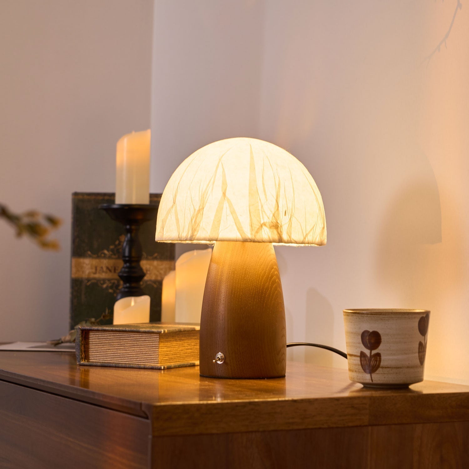 Mycera – Mushroom-shaped Table Lamp with Natural Appearance