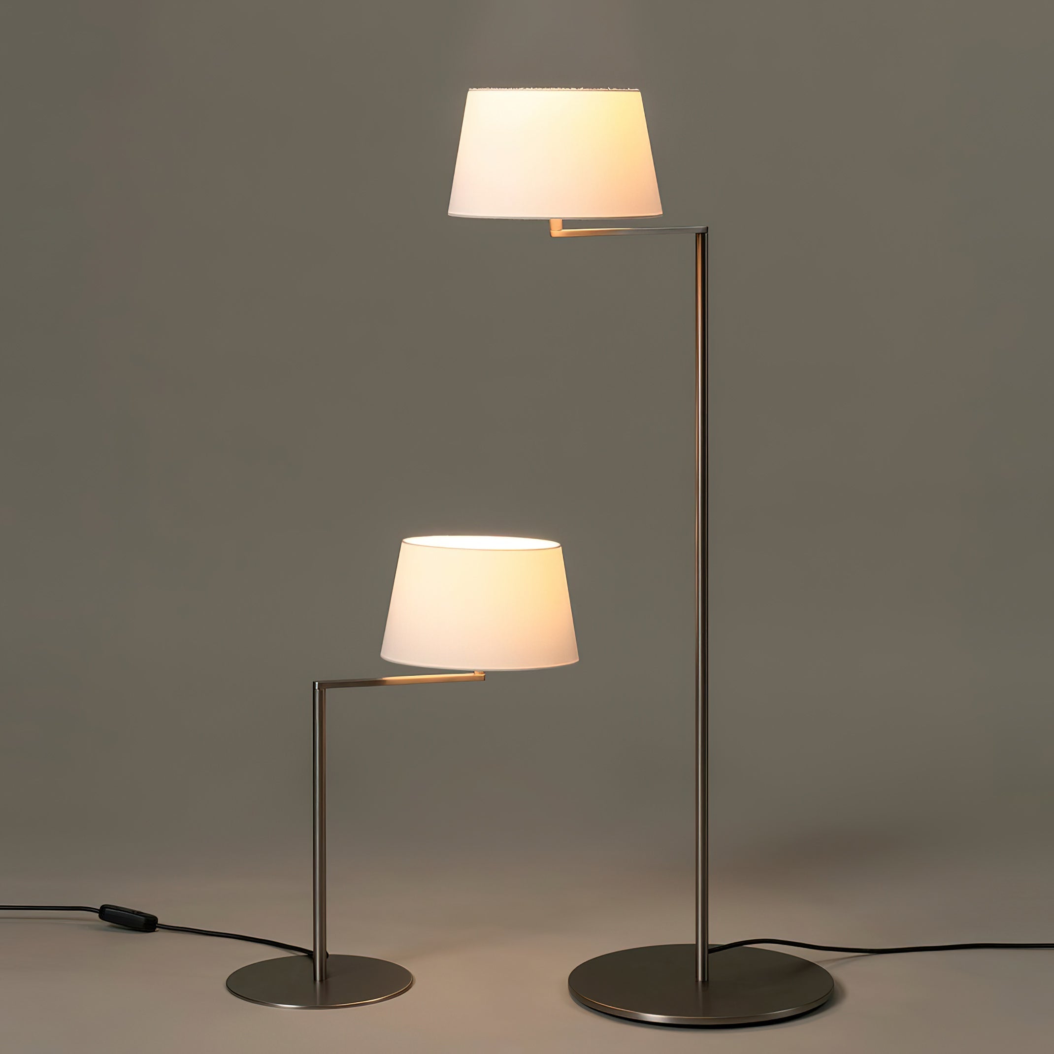 Americana Right-Angle Swing-Arm Table Lamp