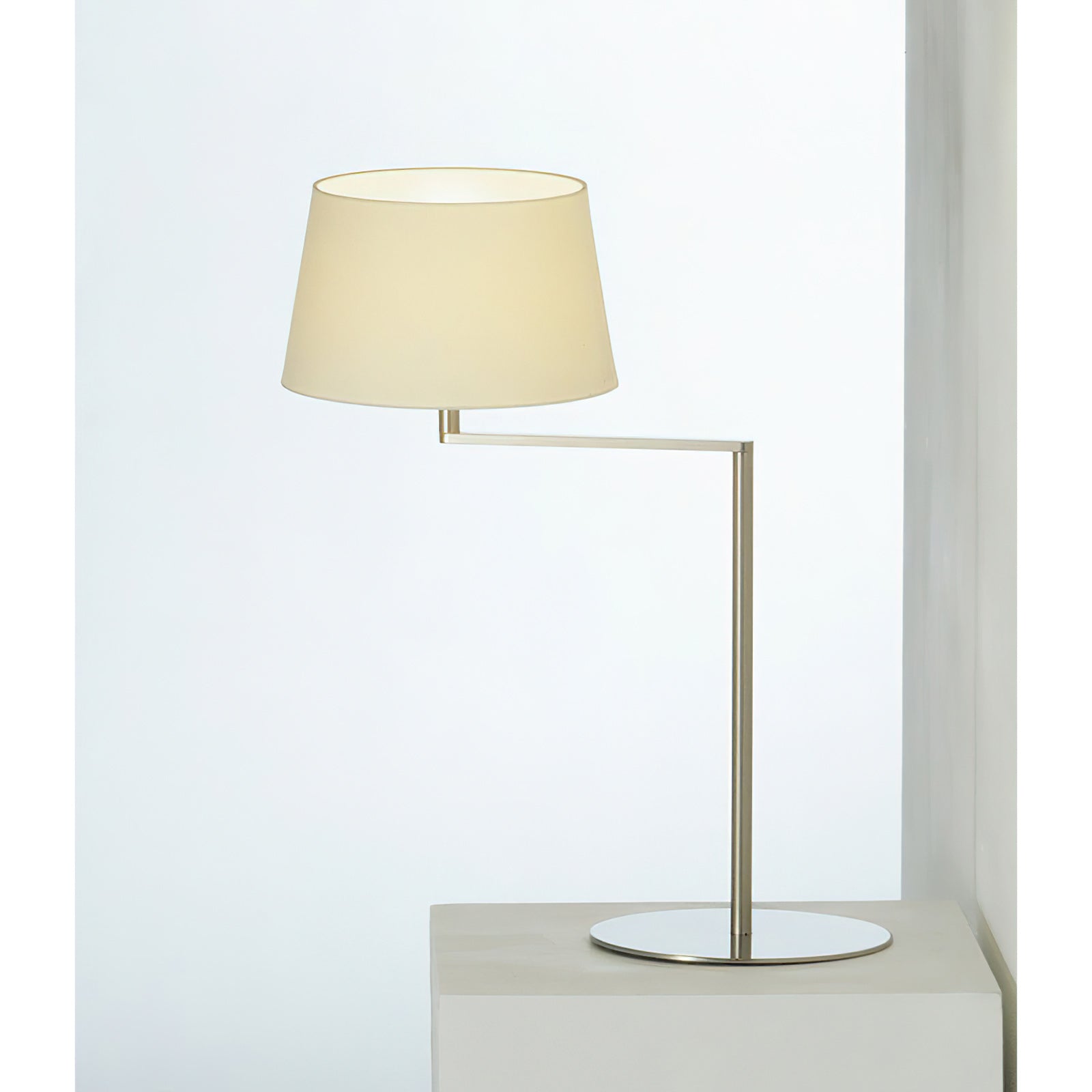 Americana Right-Angle Swing-Arm Table Lamp