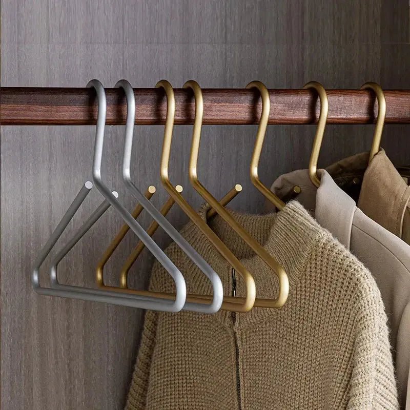 Clothes Hanger Plastic Non Slip Matte Finish Space Saving 5 Pack