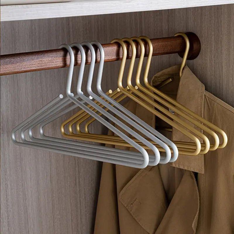 Clothes Hanger Plastic Non Slip Matte Finish Space Saving 5 Pack