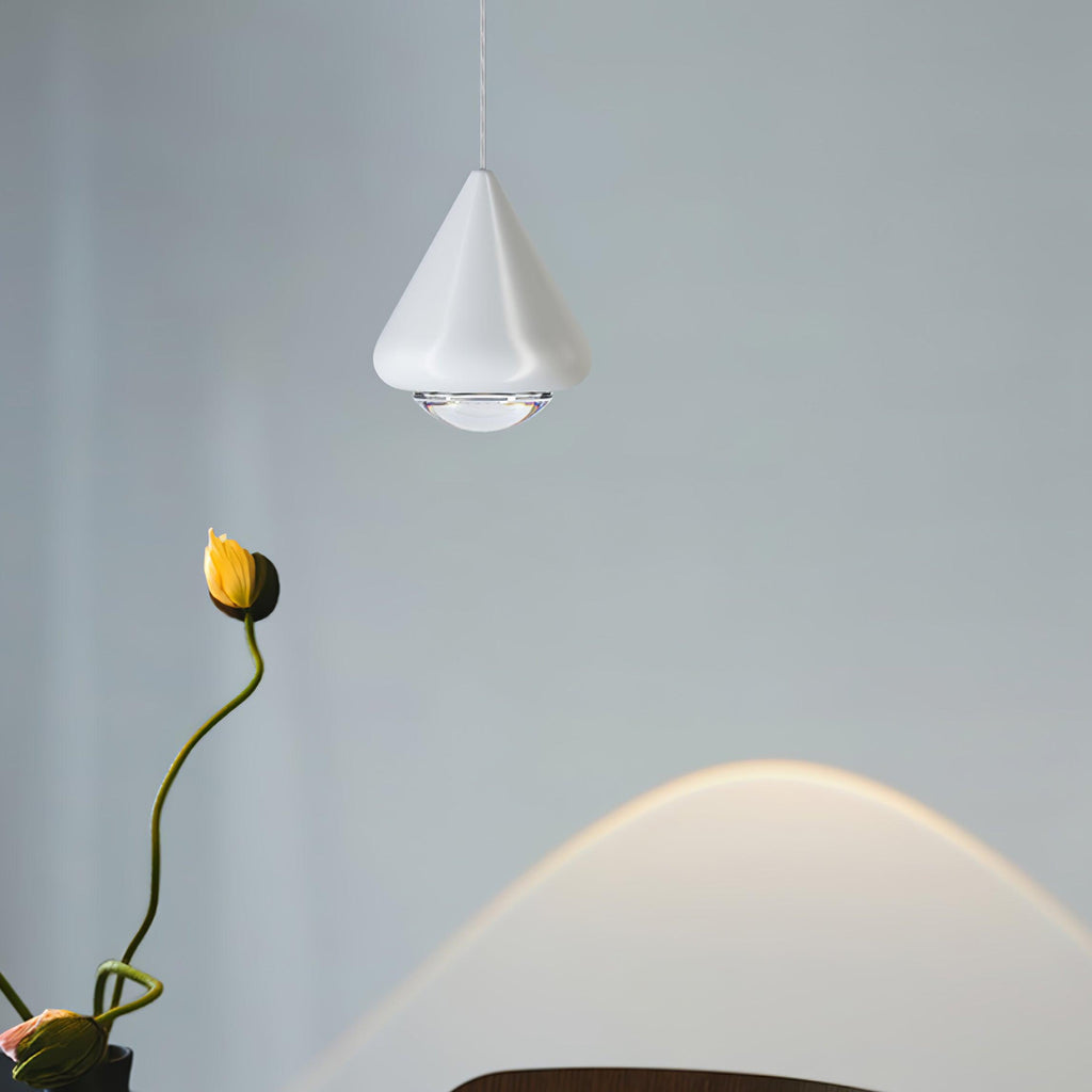 Othira – Contemporary Ceiling Lamp with Shiny Surface and Graphic Design
