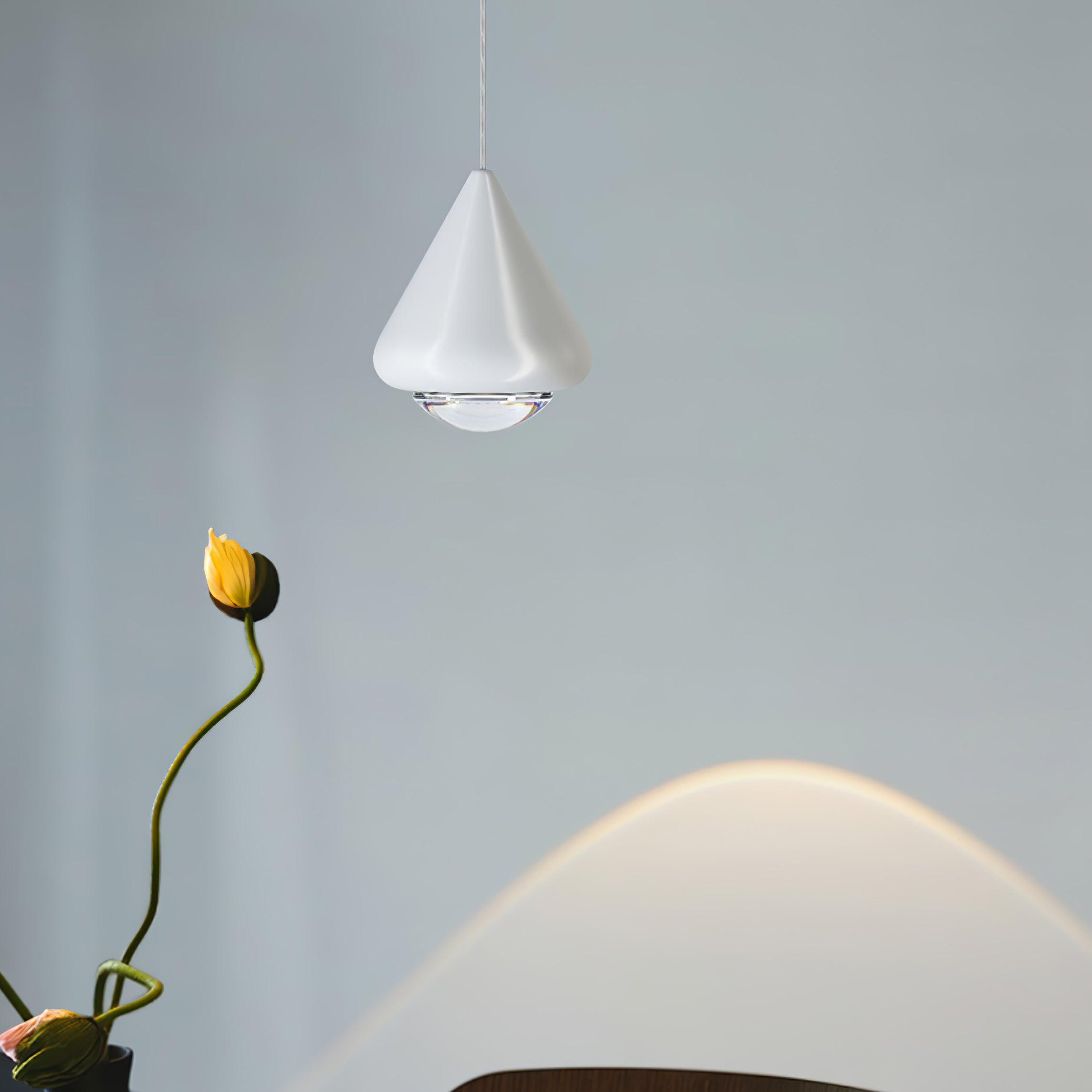 Othira – Contemporary Ceiling Lamp with Shiny Surface and Graphic Design