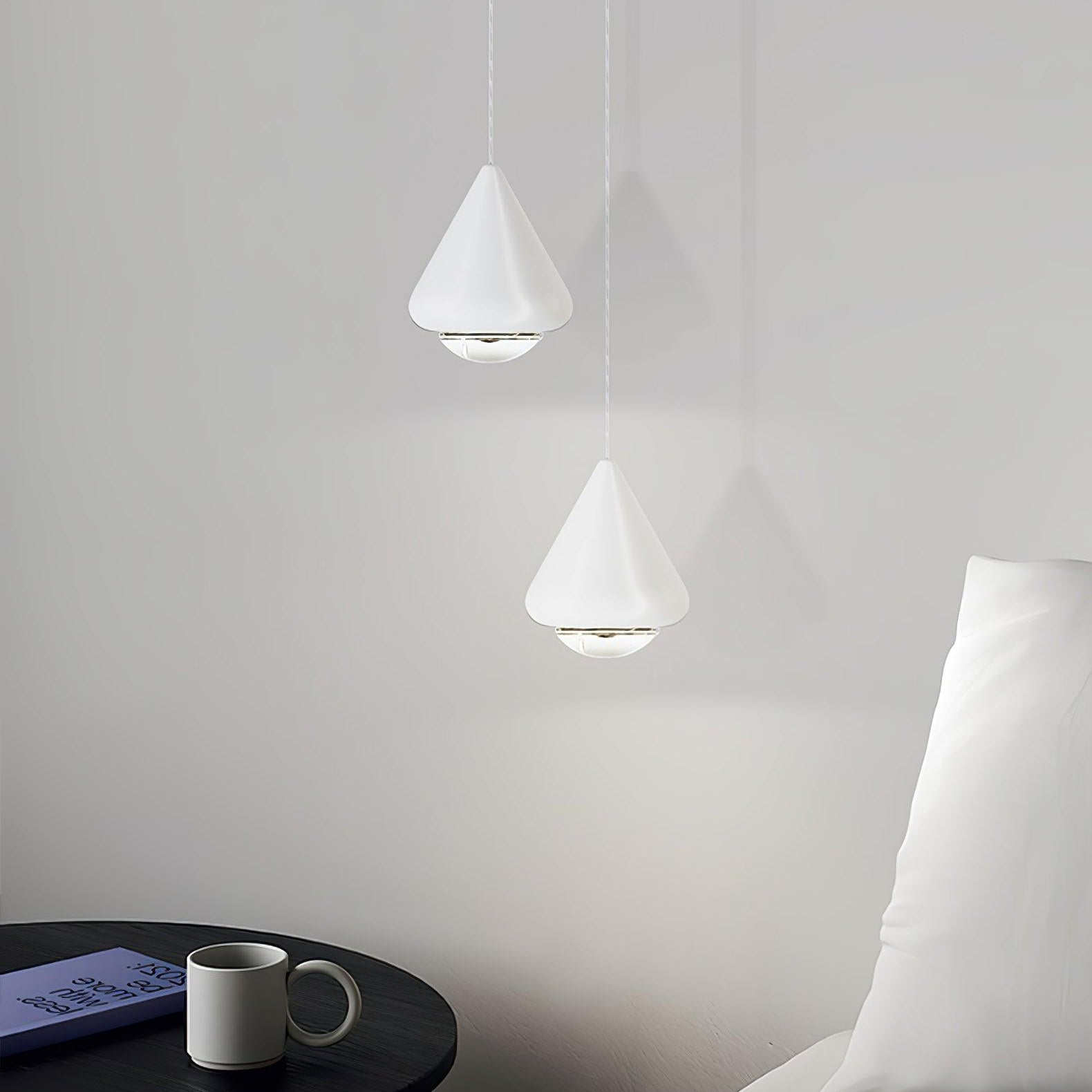 Othira – Contemporary Ceiling Lamp with Shiny Surface and Graphic Design