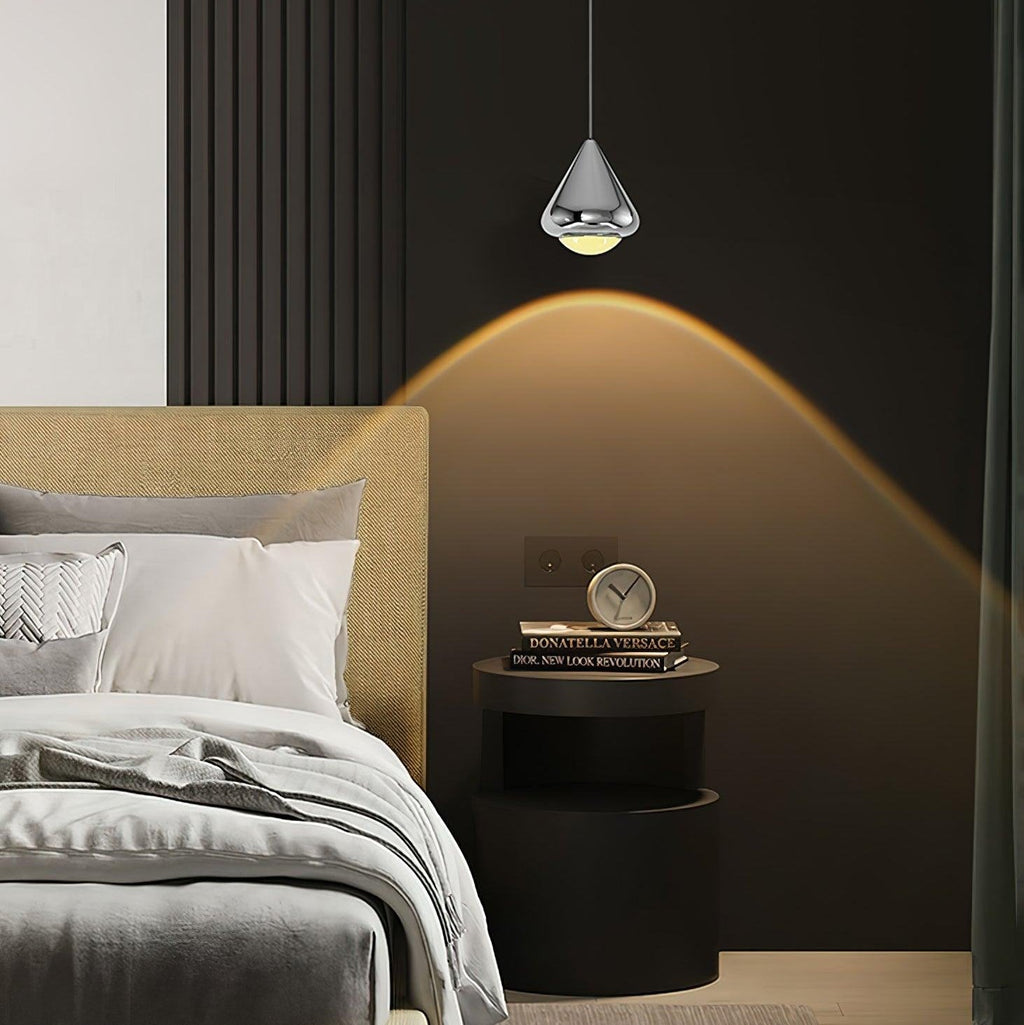 Othira – Contemporary Ceiling Lamp with Shiny Surface and Graphic Design