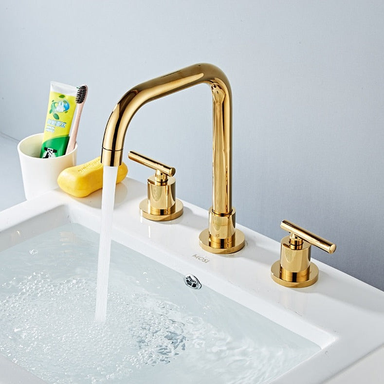 AquaVente: 3-Hole Bathroom Faucet – Classic & Functional