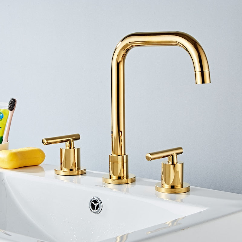 AquaVente: 3-Hole Bathroom Faucet – Classic & Functional