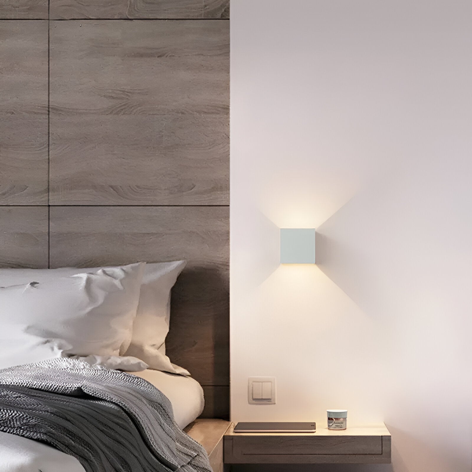 ArctiGlow: Scandinavian LED Wall Light – Minimalist Design for Stylish Interiors