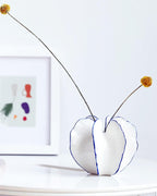 AureVasque: Decorative Ceramic Vase with Elegant Silhouette – for Table & Shelf