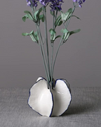 AureVasque: Decorative Ceramic Vase with Elegant Silhouette – for Table & Shelf