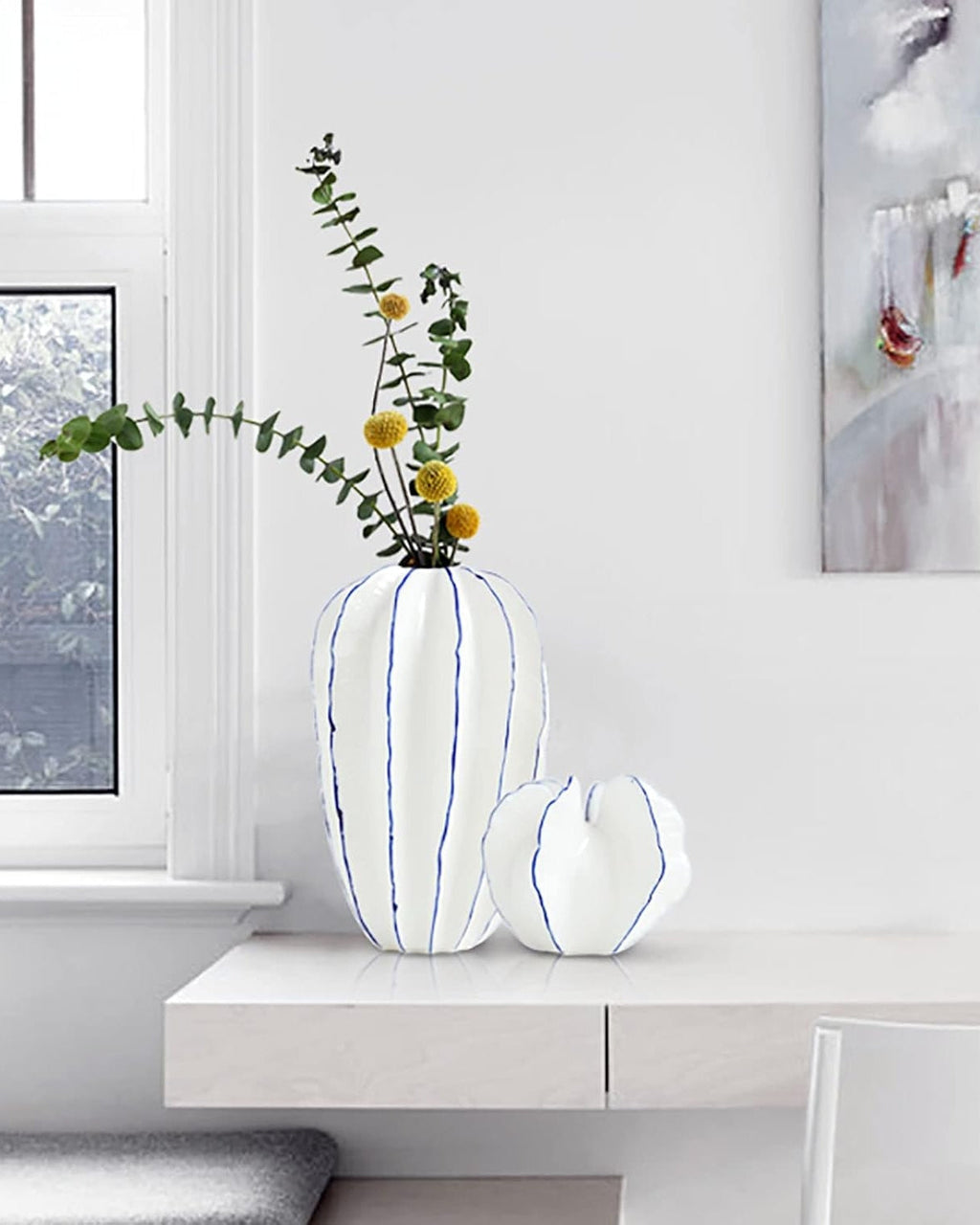 AureVasque: Decorative Ceramic Vase with Elegant Silhouette – for Table & Shelf