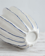 AureVasque: Decorative Ceramic Vase with Elegant Silhouette – for Table & Shelf