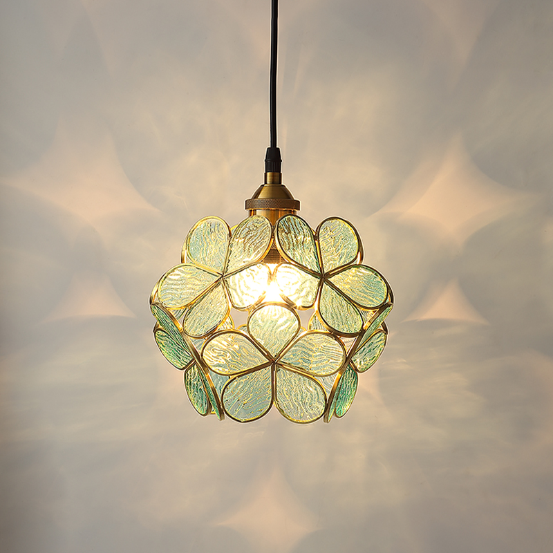 AureliaBloom: Designer Glass Pendant Light in Petal Design – Ideal for Living Rooms & Bedrooms