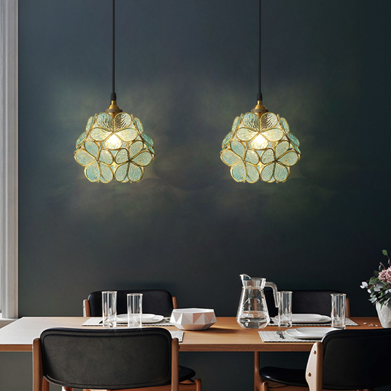 AureliaBloom: Designer Glass Pendant Light in Petal Design – Ideal for Living Rooms & Bedrooms