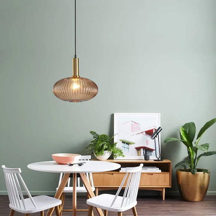 AuriGlas: Glass Pendant Light in Vintage Design – Elegant Hanging Lamp with Brass Details
