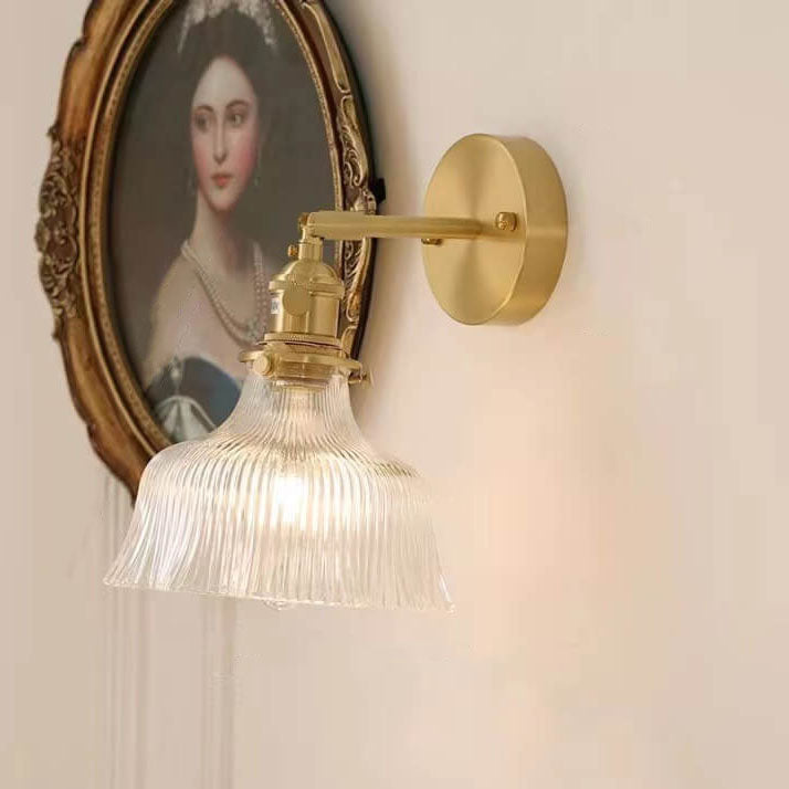 AuroraMessing: Elegant LED Wall Light 1-Arm with Green Glass Flower Shade & Brass – Ideal for Living Room & Entrance Area
