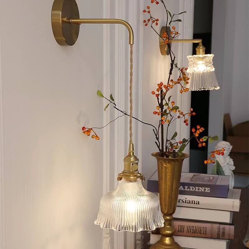 AuroraMessing: Elegant LED Wall Light 1-Arm with Green Glass Flower Shade & Brass – Ideal for Living Room & Entrance Area