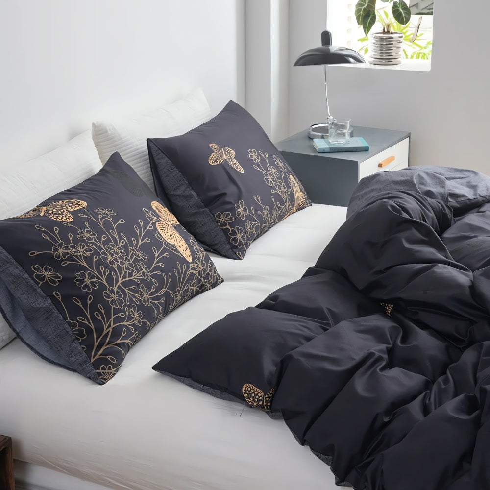 AuroraNacht: Romantic Duvet Cover Set – Breathable, Soft & Durable with Golden Butterflies and Floral Pattern