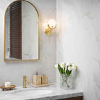 Sable Wandlamp | Messing met Natuurlijk Albast, Sculpturaal Ontwerp