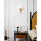 Sable Wandlamp | Messing met Natuurlijk Albast, Sculpturaal Ontwerp