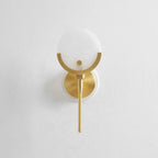 Sable Wandlamp | Messing met Natuurlijk Albast, Sculpturaal Ontwerp