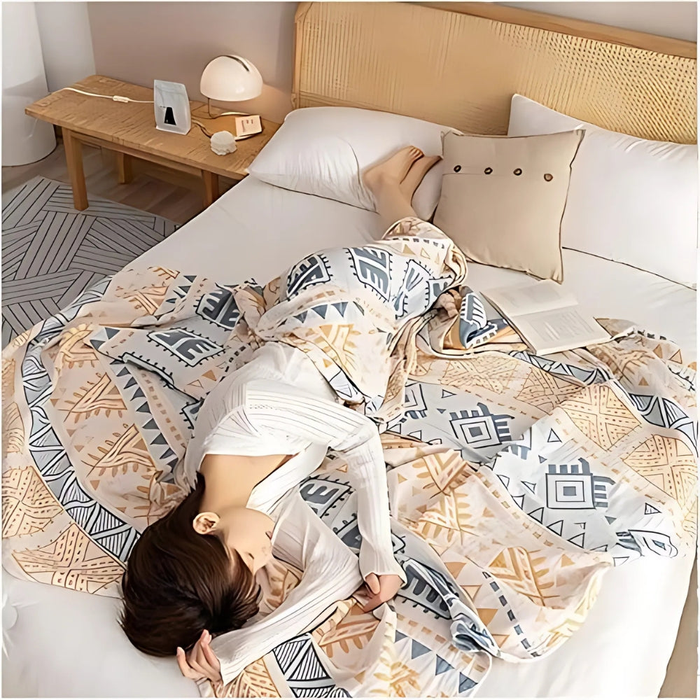 AztecaLuft: Cotton blankets in geometric Aztec pattern with multi-layered structure & breathable quality – for sofa & bedroom