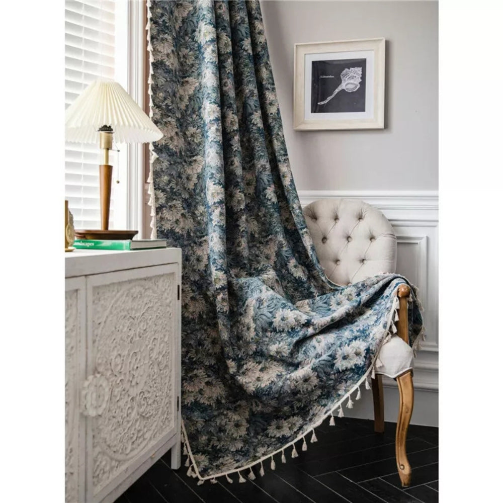 AzurFlora: Curtain Blue with Floral Design & Tassels – Decorative & Easy-Care for Bedrooms