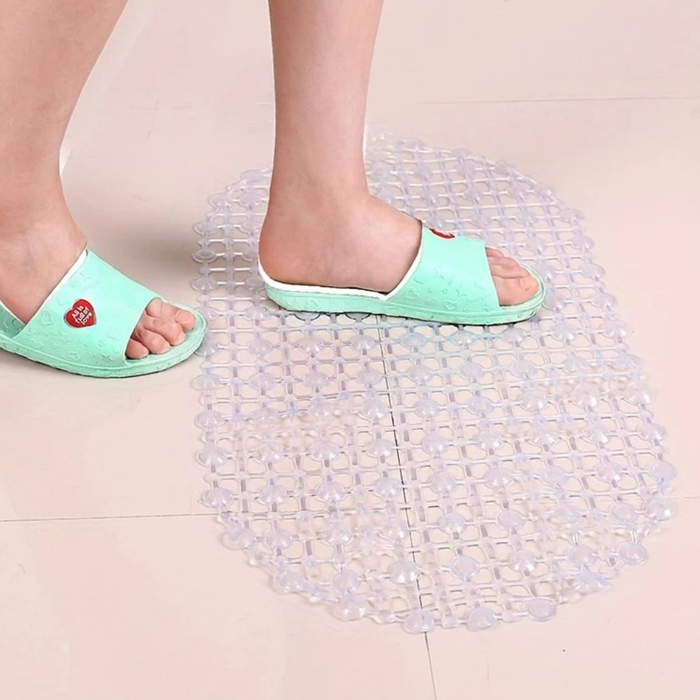 BadeGrip: Non-Slip Bath Mat with Suction Cups – Antibacterial & Easy to Clean