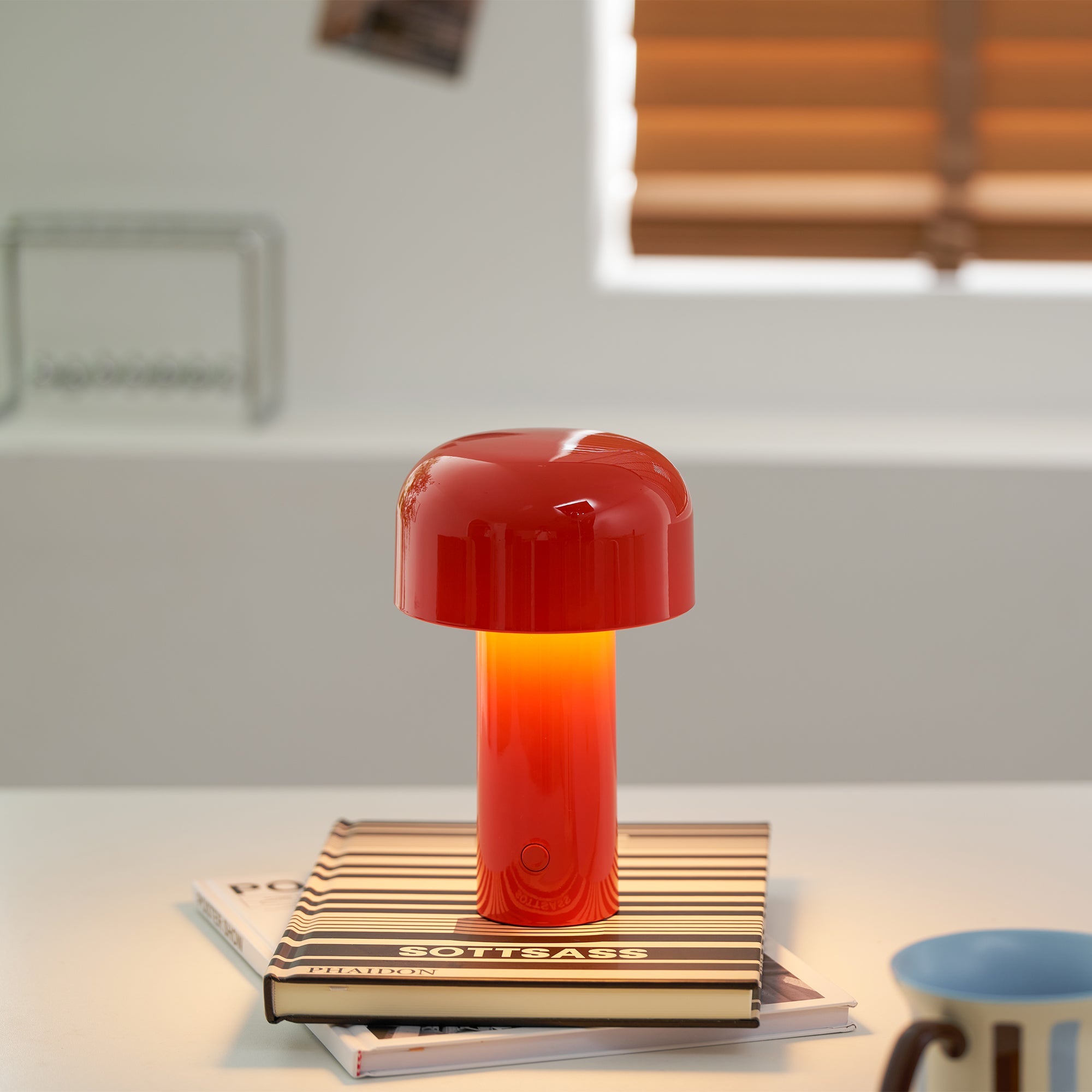 Bellhop Cordless Rechargeable Table Lamp