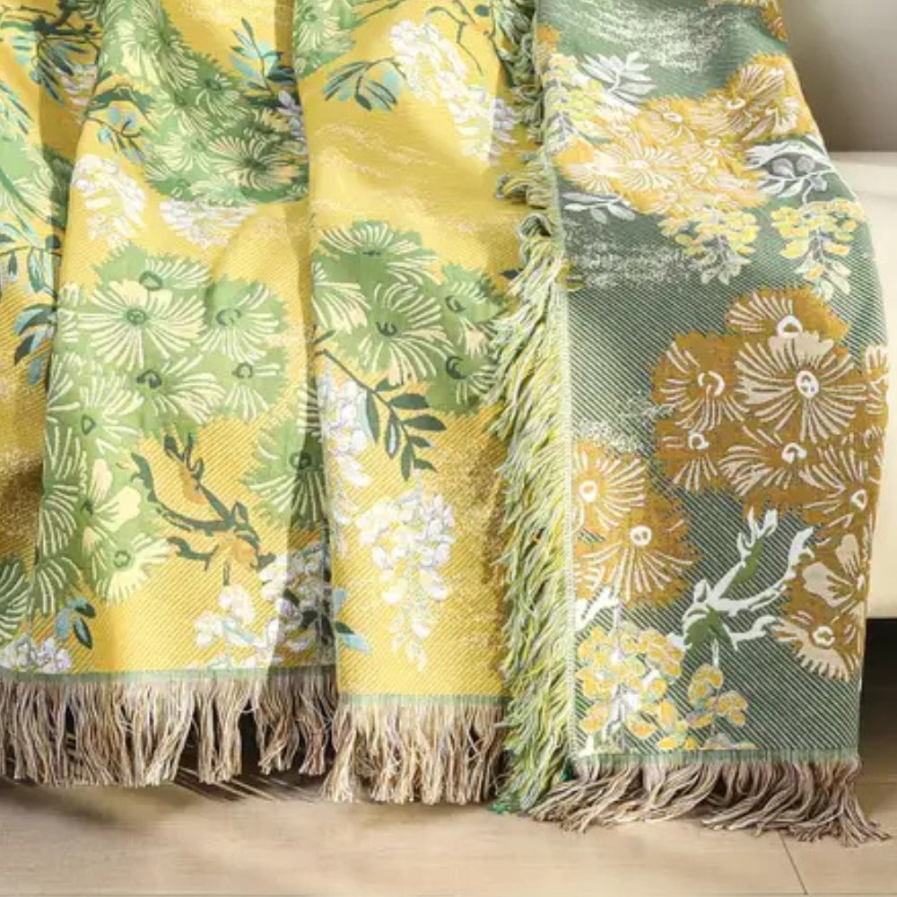 Leaf Charm: Cozy Cotton Blanket with Mulberry Tree Pattern & Light Texture – for Sofa & Bed