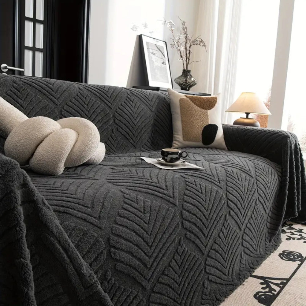Leaf Line: Fleece Sofa Throw in Herringbone Leaf Pattern & Non-Slip Grip – for Living Room & Couch