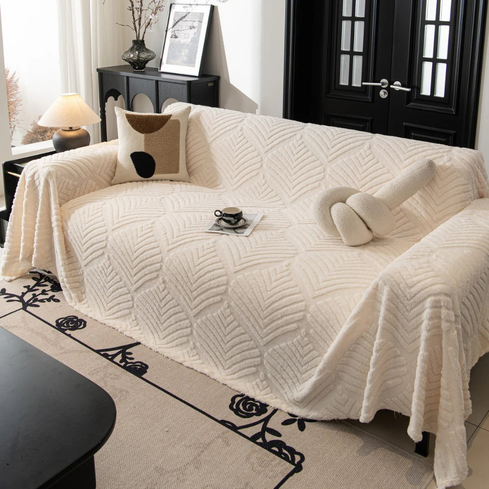 Leaf Line: Fleece Sofa Throw in Herringbone Leaf Pattern & Non-Slip Grip – for Living Room & Couch