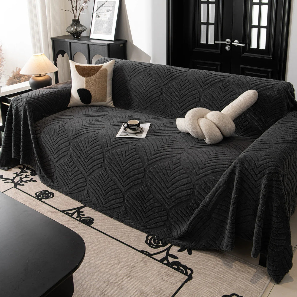 Leaf Line: Fleece Sofa Throw in Herringbone Leaf Pattern & Non-Slip Grip – for Living Room & Couch