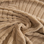 Leaf Line: Fleece Sofa Throw in Herringbone Leaf Pattern & Non-Slip Grip – for Living Room & Couch