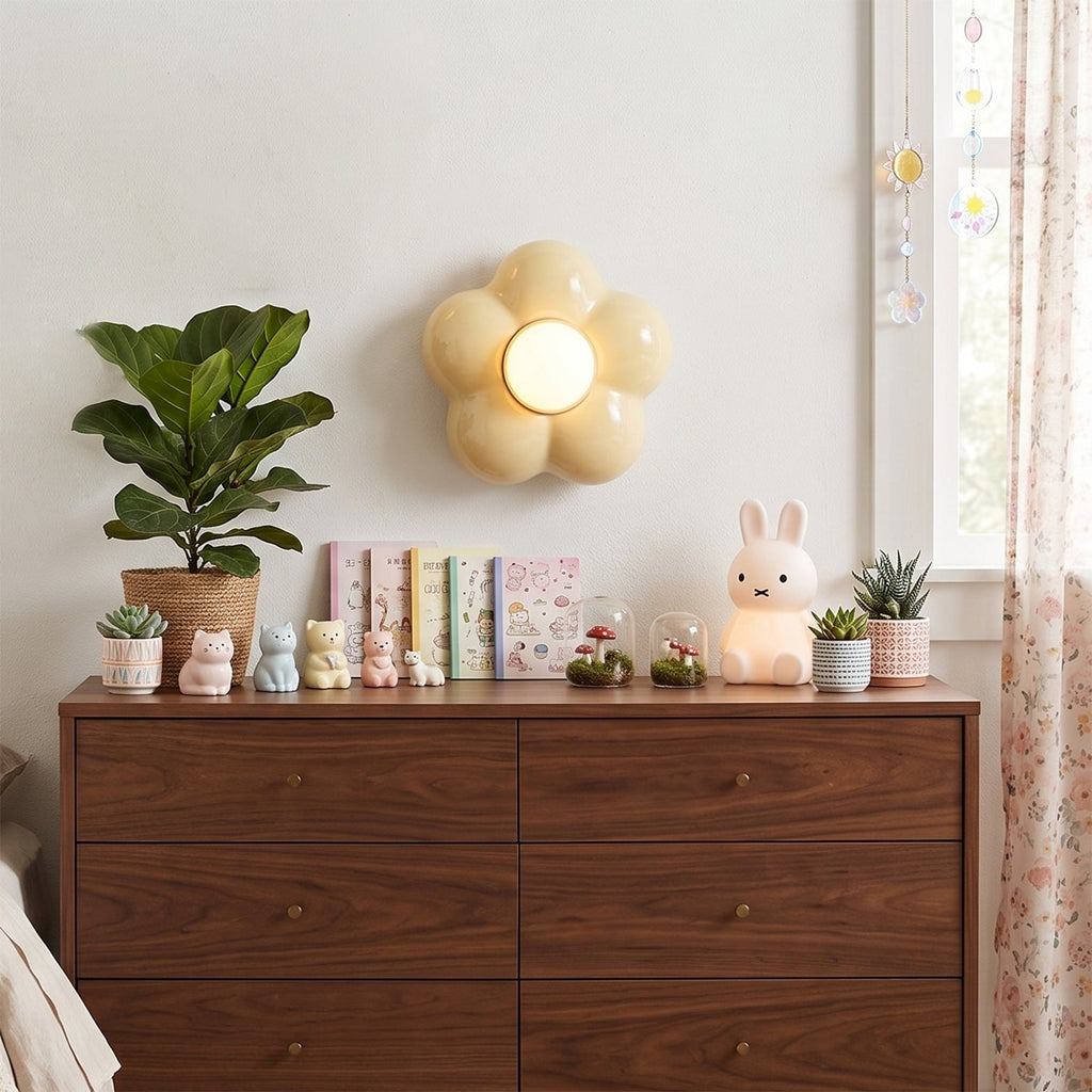 Blossom Pop-Art Flower Wall Sconce