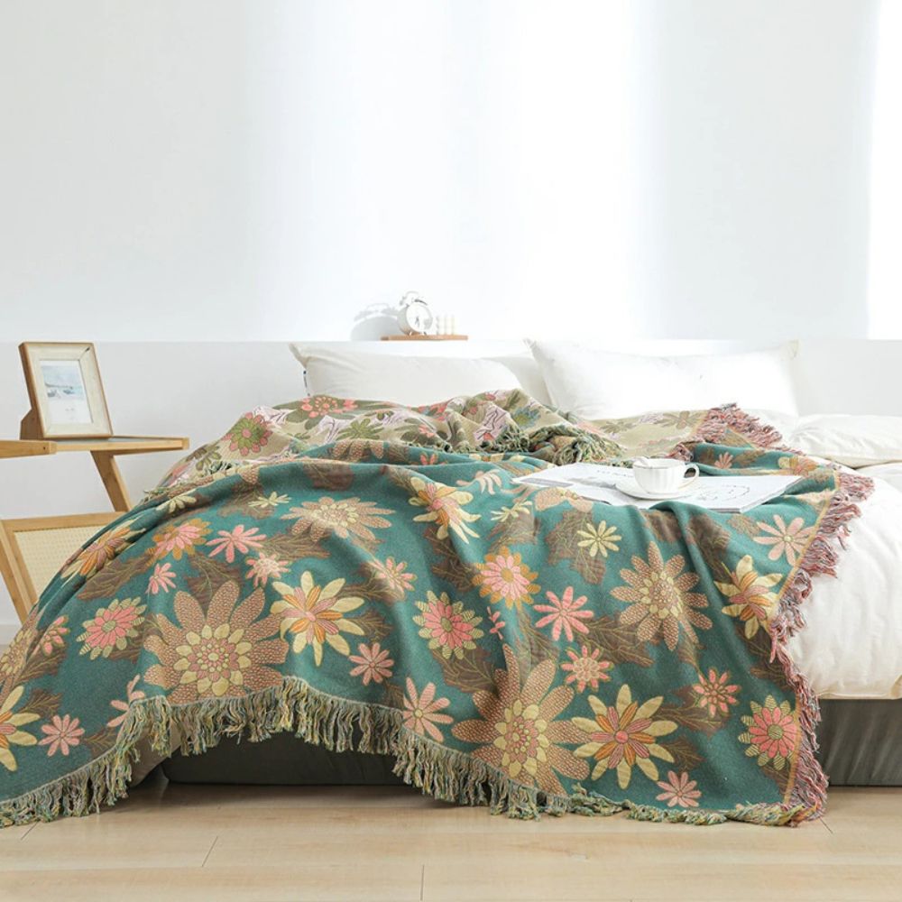 BlütenGrün: Cotton Blankets in Jacquard Design with Floral Pattern & Reversible Function – for Sofa & Bedroom