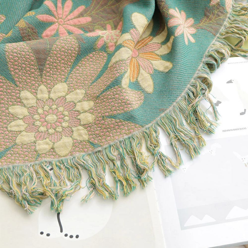 BlütenGrün: Cotton Blankets in Jacquard Design with Floral Pattern & Reversible Function – for Sofa & Bedroom