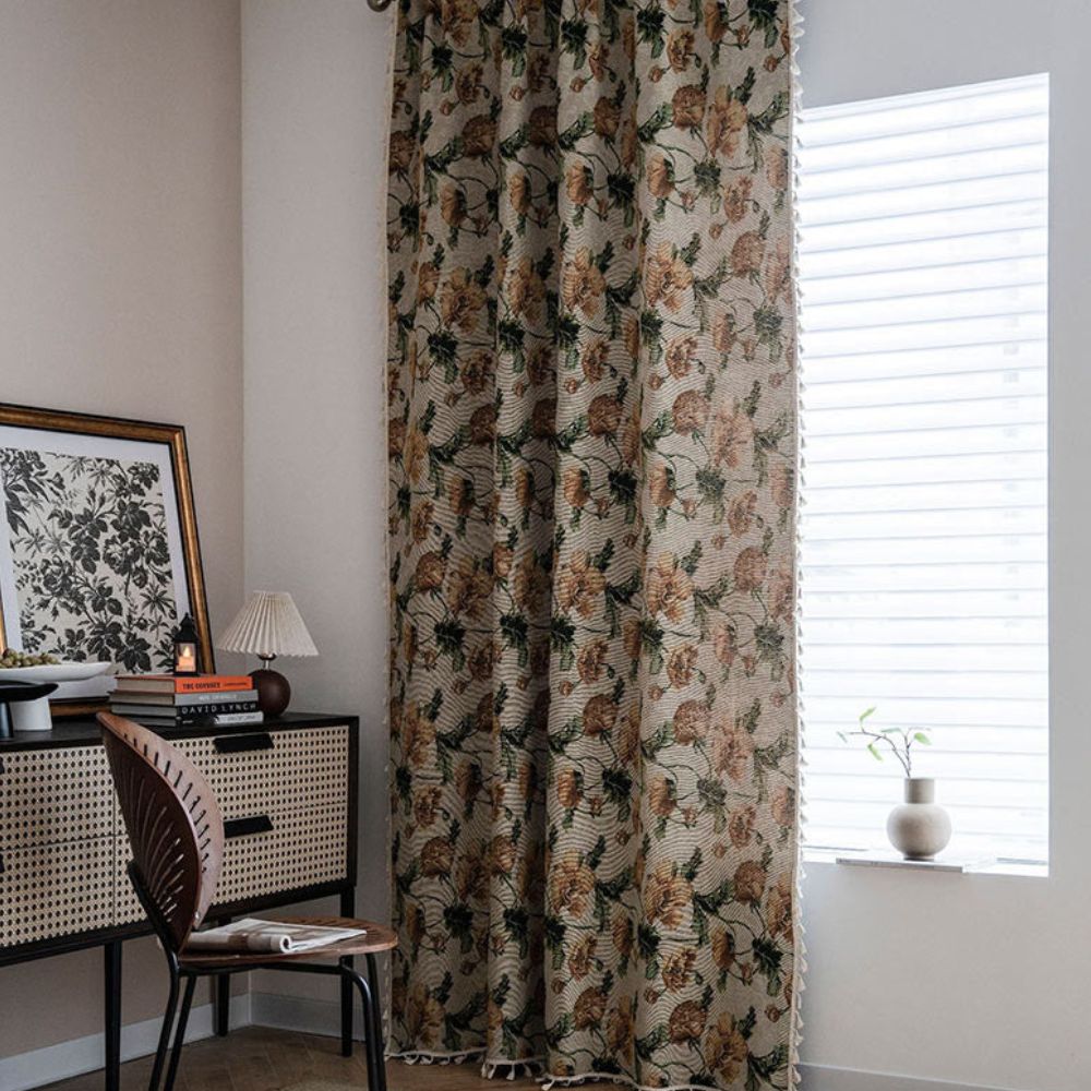 Flower Harmony: Curtain with Floral Pattern and Tassels – Light-Filtering for Bedroom and Living Room