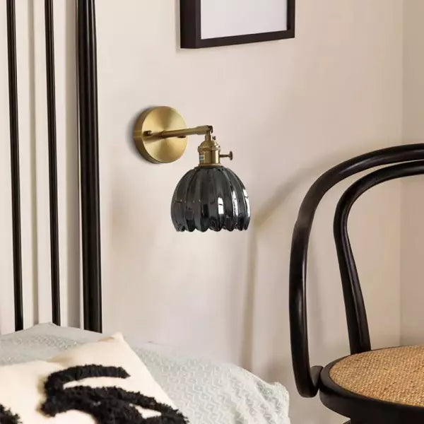 BlütenLicht: Vintage Tulip Glass Wall Lamp – Retro Flower Wall Light for Living Room & Bedroom