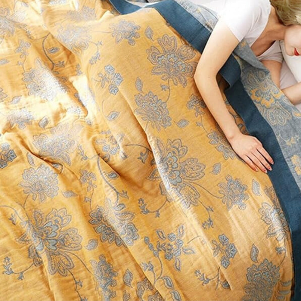 Blossom Dream: Cotton Cuddly Blanket with Floral Pattern – Lightweight Summer Blanket for Sofa & Bed